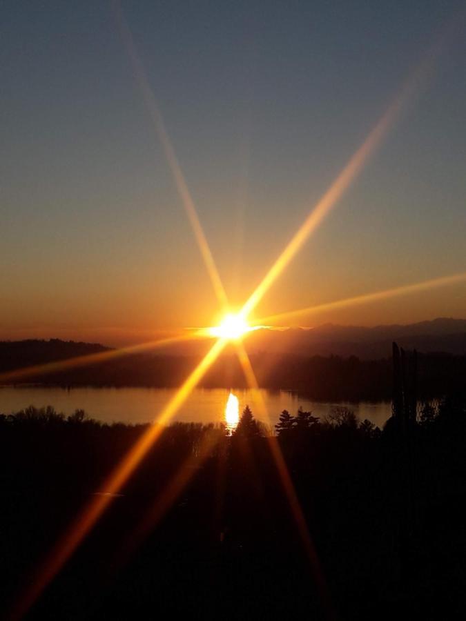 Tramonto Al Lago ガヴィラーテ エクステリア 写真