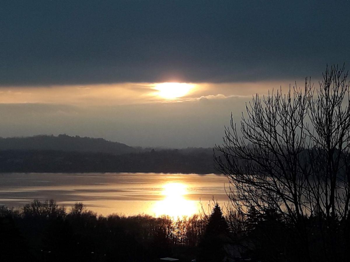 Tramonto Al Lago ガヴィラーテ エクステリア 写真