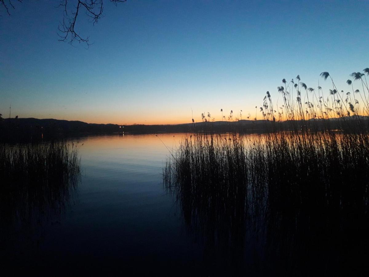 Tramonto Al Lago ガヴィラーテ エクステリア 写真