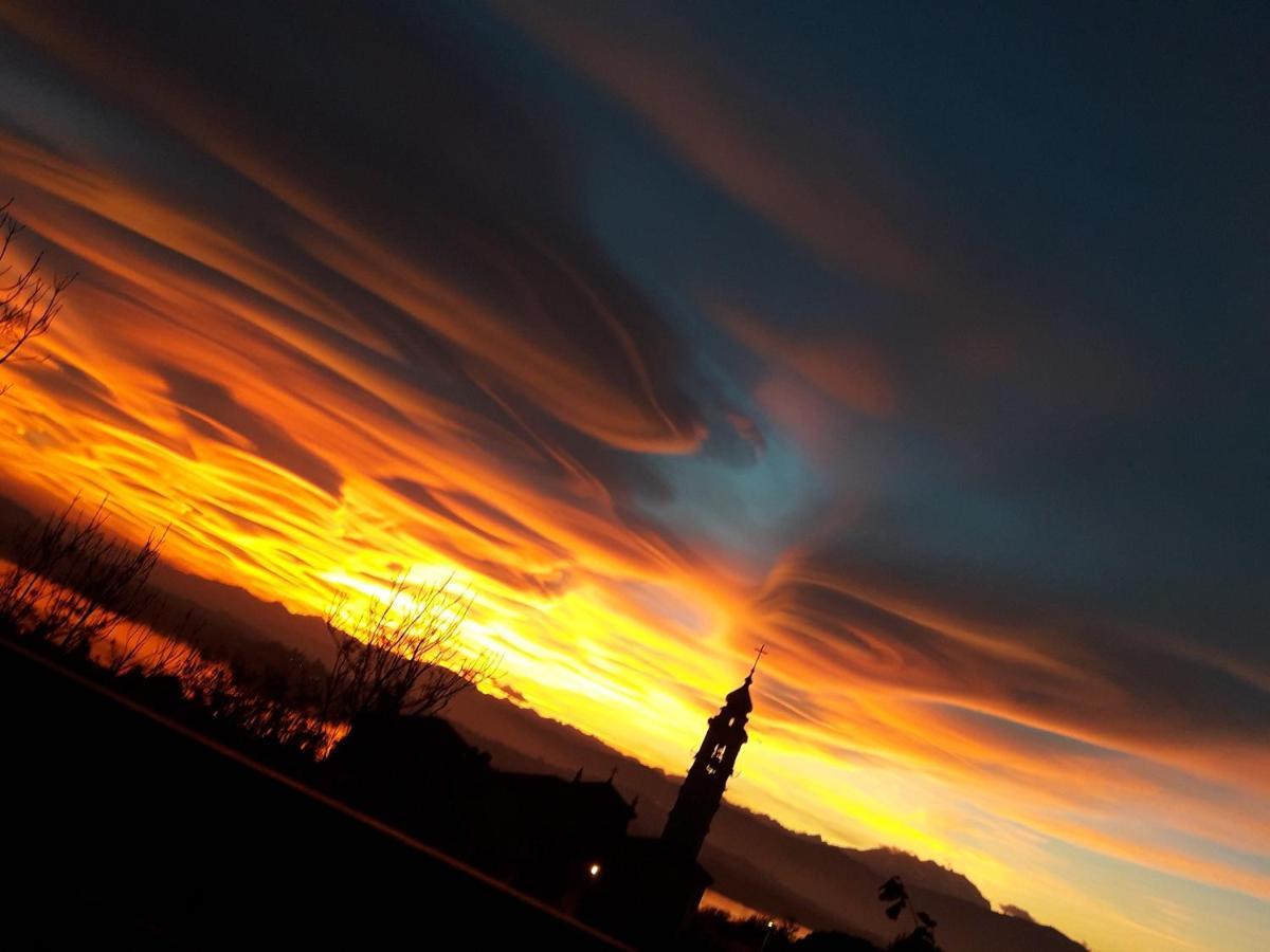 Tramonto Al Lago ガヴィラーテ エクステリア 写真